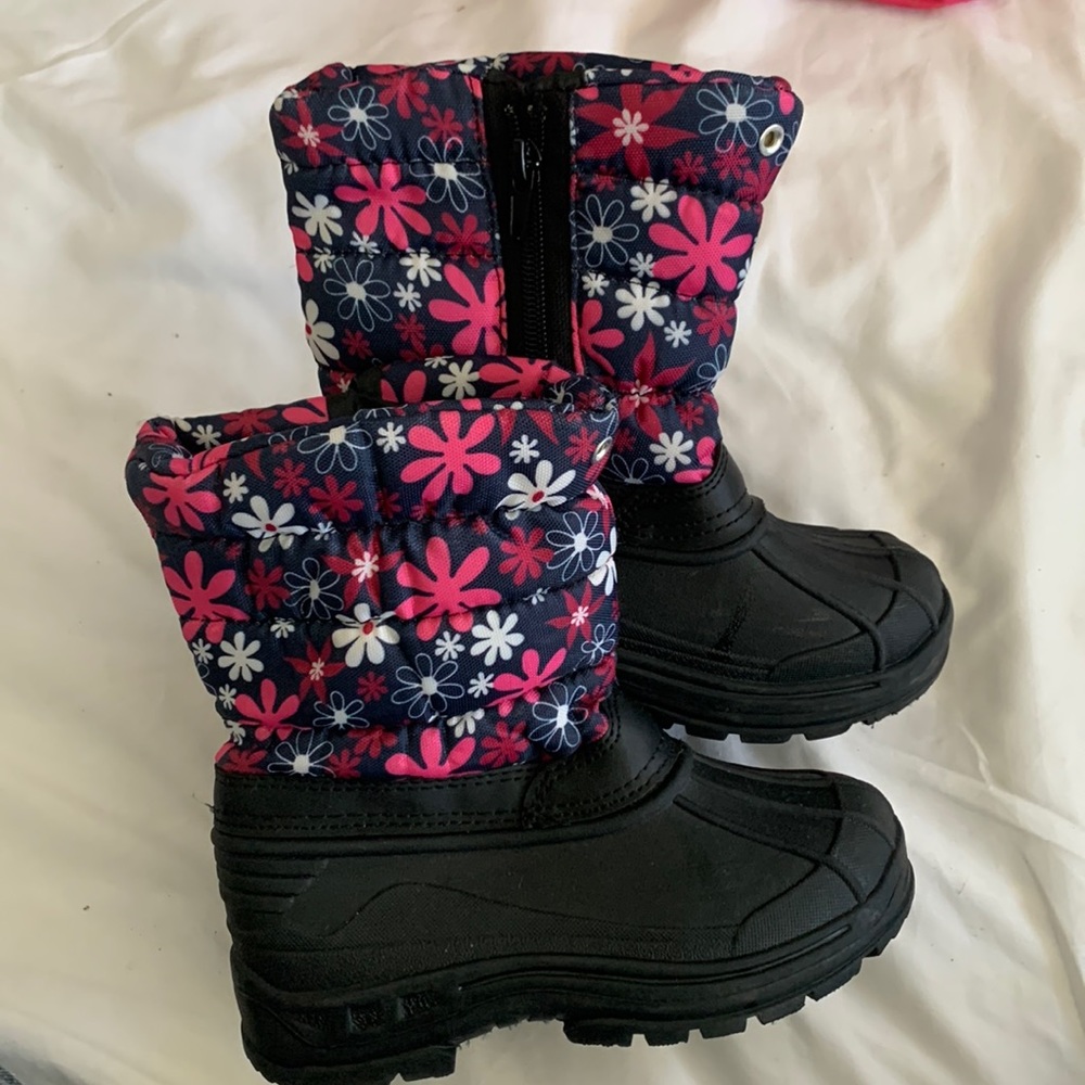 Black and Floral Kids snow boots